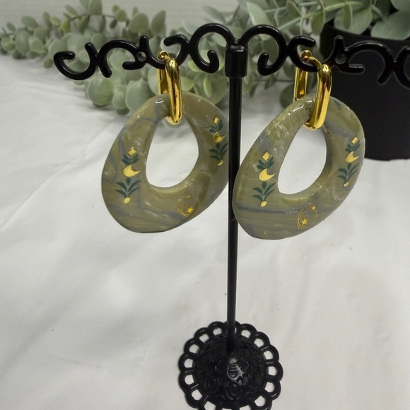 Handmade dangly  Green and Gold Hoop Earrings - Picture 5 of 5